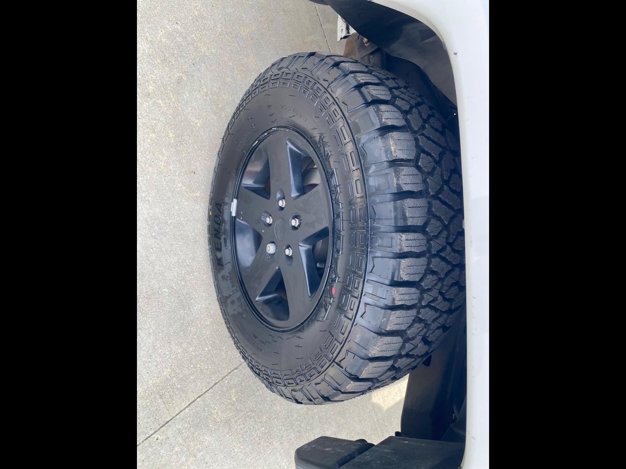 Used 2012 Jeep Wrangler Rubicon w/ Dual Top Group AWD/4WD image 9