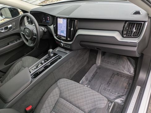 Certified 2024 Volvo XC60 B5 Core w/ Protection Package Premier image 33