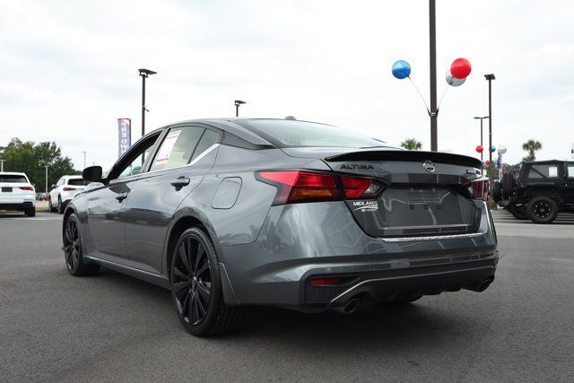 Used 2022 Nissan Altima 2.5 SR w/ Midnight Edition Package FWD image 8