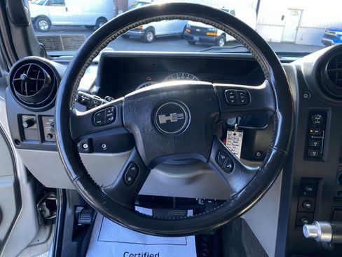 Used 2005 HUMMER H2 w/ Preferred Equipment Group image 2
