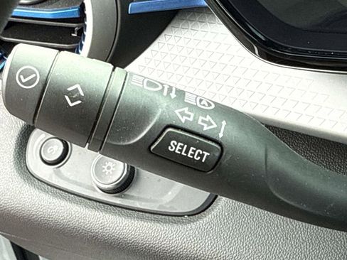 Certified 2025 Chevrolet Trax LS image 27