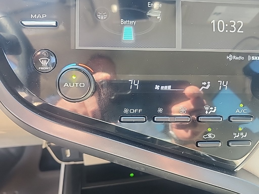 Used 2020 Toyota Camry XLE FWD image 5