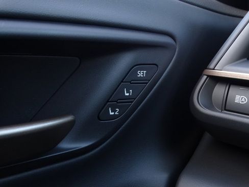 New 2026 Toyota Crown Signia Limited image 29