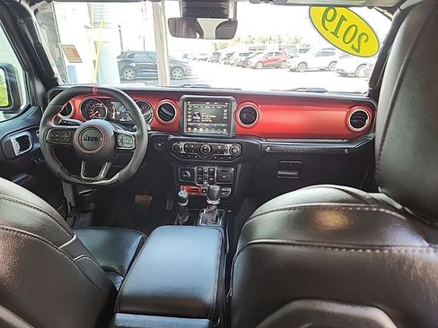 Used 2019 Jeep Wrangler Unlimited Rubicon w/ Dual Top Group AWD/4WD image 33