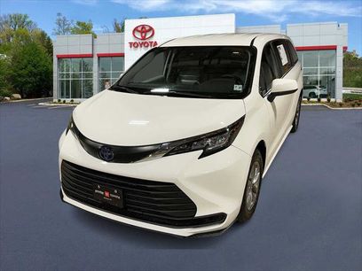 Certified 2022 Toyota Sienna LE