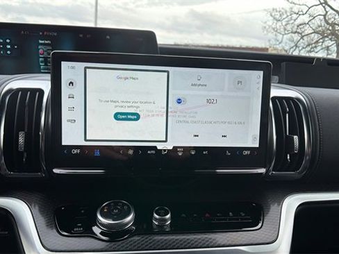 New 2025 Ford Expedition Platinum w/ Stealth Performance Package image 19