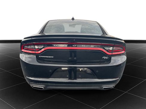 Used 2017 Dodge Charger R/T w/ Plus Group image 4