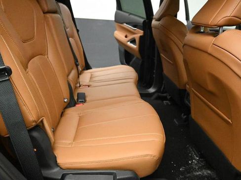 Certified 2025 INFINITI QX60 Sensory image 26