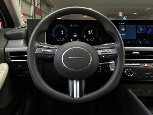 Used 2025 Hyundai Sonata SEL FWD image 33