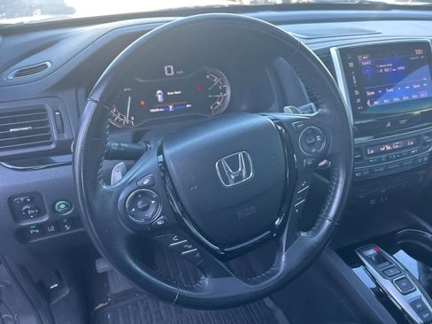 Used 2016 Honda Pilot Touring image 38