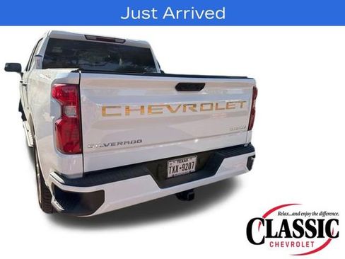 Used 2024 Chevrolet Silverado 1500 Custom image 3