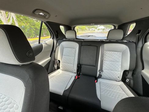 Used 2020 Chevrolet Equinox LS image 3