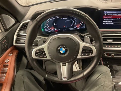 Used 2021 BMW X7 M50i image 7