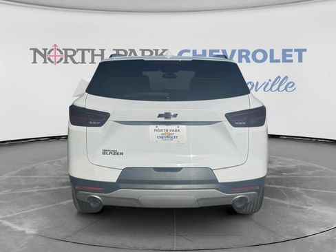 Used 2024 Chevrolet Blazer LT w/ Convenience Package FWD image 4