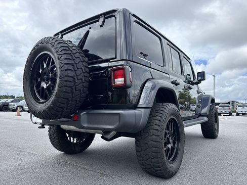 Used 2020 Jeep Wrangler Unlimited Sahara AWD/4WD image 10