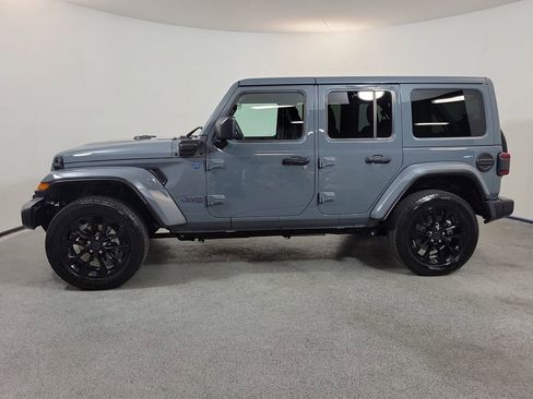 Used 2025 Jeep Wrangler Unlimited Sahara w/ Safety Group image 4