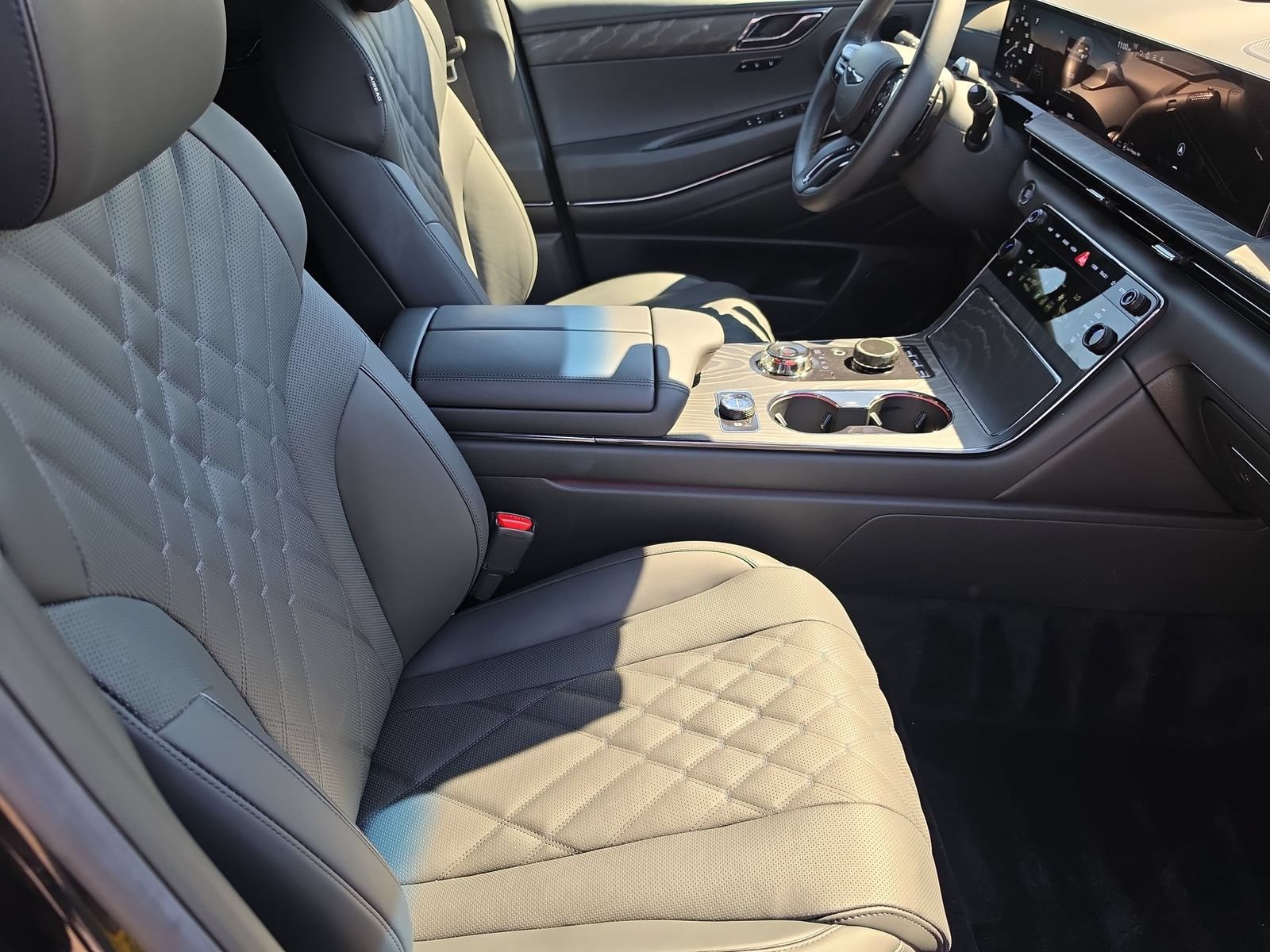 Certified 2026 Genesis GV80 3.5T Prestige AWD/4WD image 18