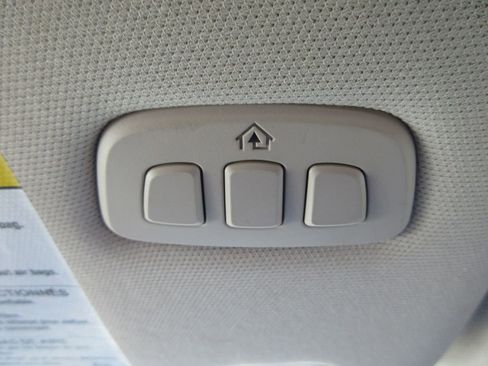 Used 2023 Ford Explorer Limited image 34