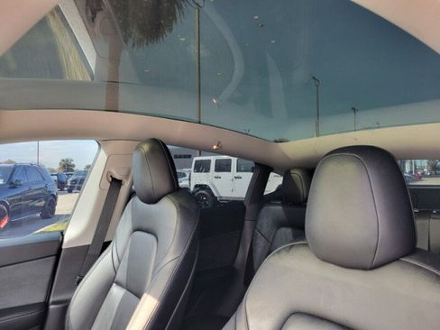 Used 2022 Tesla Model Y Performance image 21