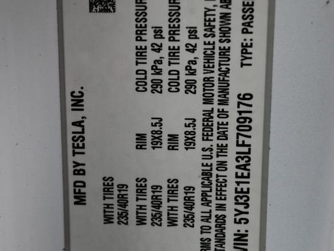 Used 2020 Tesla Model 3 Standard Range Plus image 37