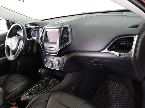 Used 2019 Jeep Cherokee Latitude Plus w/ Cold Weather Group image 24