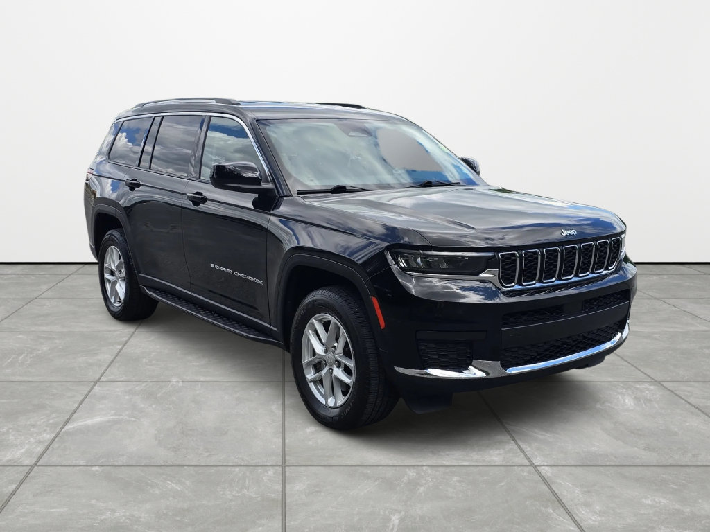 Used 2023 Jeep Grand Cherokee L Laredo AWD/4WD image 2