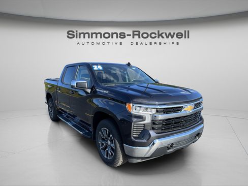 Used 2024 Chevrolet Silverado 1500 LT image 3