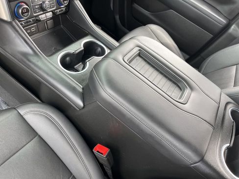 Used 2022 Chevrolet Suburban Z71 w/ Z71 Off-Road Package AWD/4WD image 20