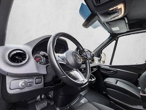 Used 2025 Mercedes-Benz Sprinter 2500 image 10