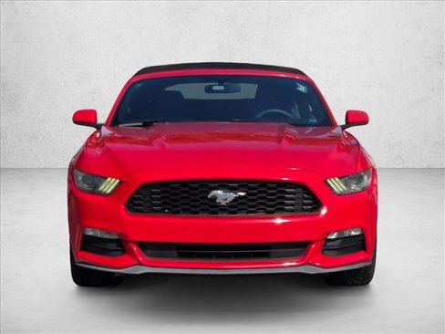 Used 2015 Ford Mustang Convertible image 2