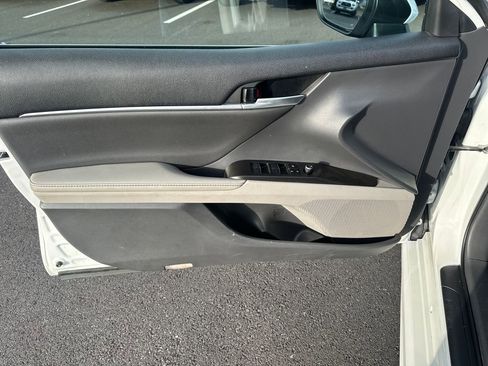 Used 2023 Toyota Camry XSE image 14