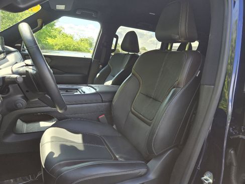 Used 2025 Nissan Armada SL w/ Captain's Chari Seat Package AWD/4WD image 13