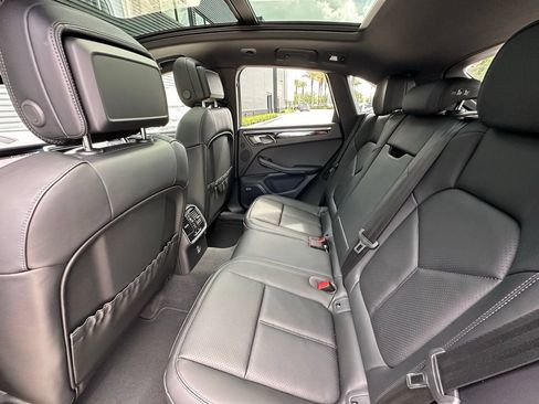 Used 2026 Porsche Macan AWD/4WD image 37