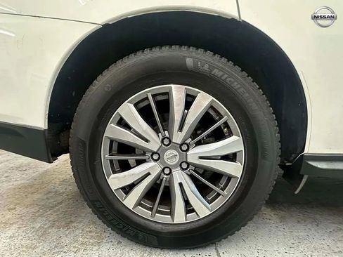 Used 2020 Nissan Pathfinder SV image 30