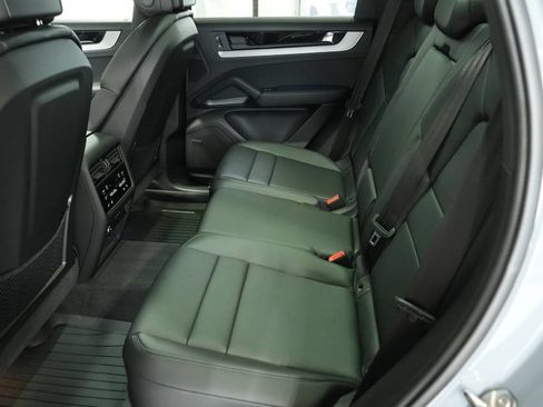 Certified 2025 Porsche Cayenne image 26