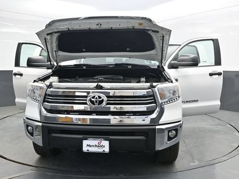 Used 2017 Toyota Tundra SR5 w/ SR5 Upgrade Package AWD/4WD image 43