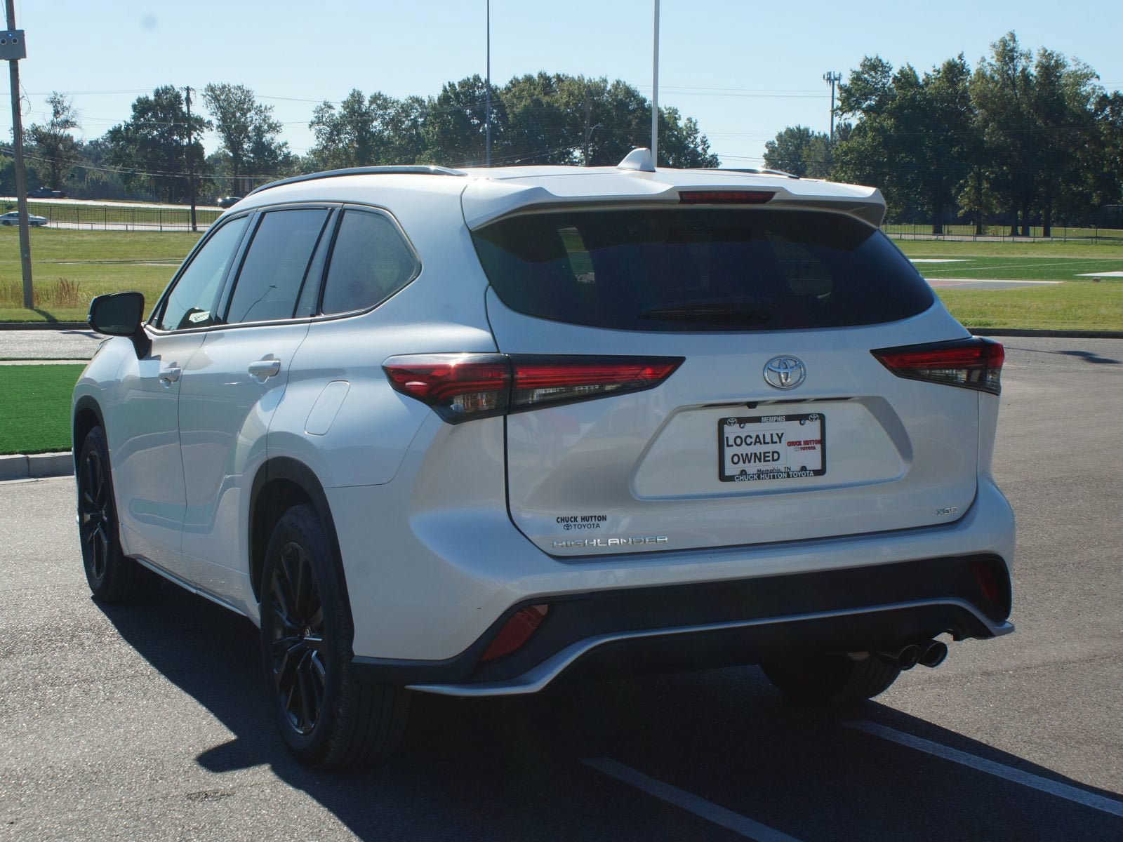 Used 2023 Toyota Highlander XSE FWD image 17