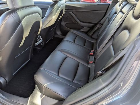 Used 2023 Tesla Model 3 Standard Range image 18