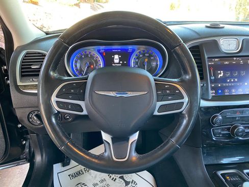 Used 2019 Chrysler 300 Limited AWD/4WD image 65