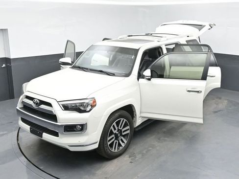 Used 2018 Toyota 4Runner Limited AWD/4WD image 54