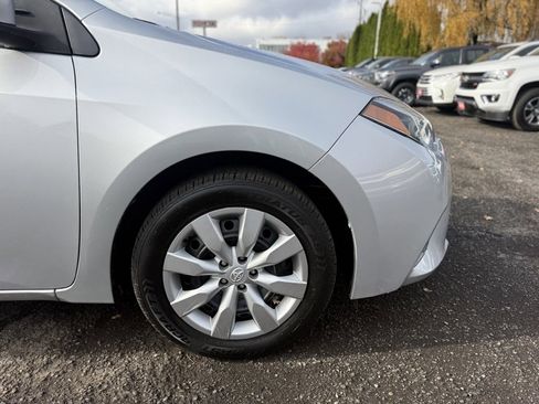 Used 2015 Toyota Corolla LE image 11