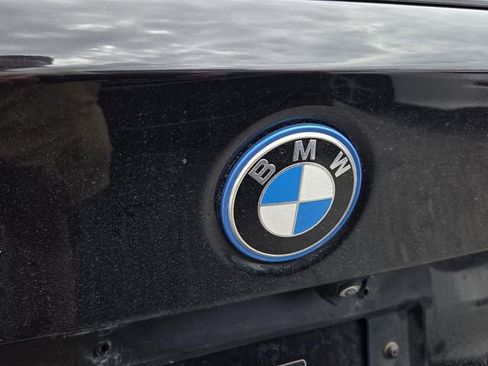 Used 2022 BMW 330e w/ M Sport Package RWD image 5