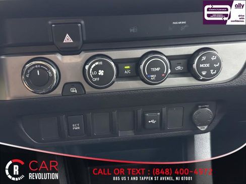 Used 2020 Toyota Tacoma SR image 27