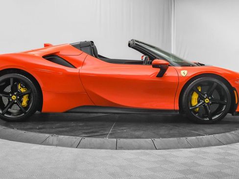 Used 2025 Ferrari SF90 Spider image 9