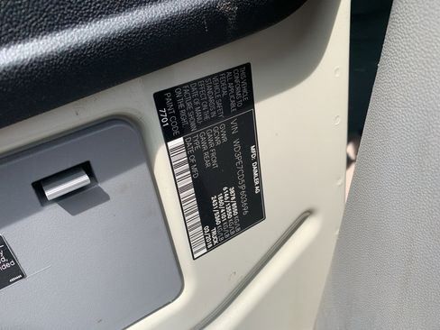 Used 2018 Mercedes-Benz Sprinter 2500 image 12