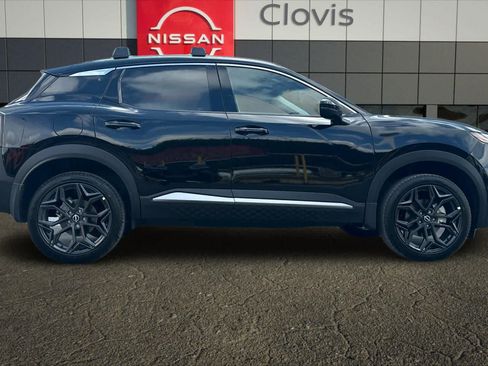 Used 2026 Nissan Kicks SR w/ Illumination Package FWD image 9