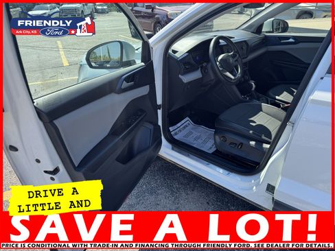 Used 2023 Volkswagen Taos SE image 15