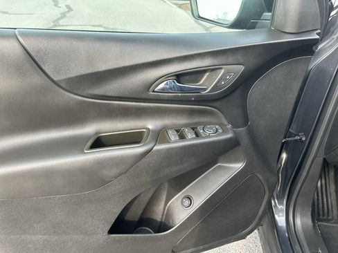 Used 2023 Chevrolet Equinox LT image 19