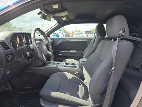Used 2010 Dodge Challenger R/T RWD image 17
