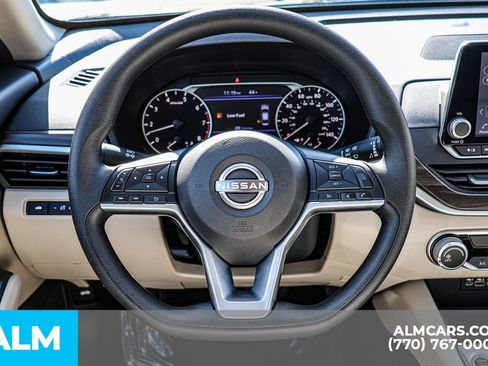 Used 2025 Nissan Altima 2.5 SV image 30